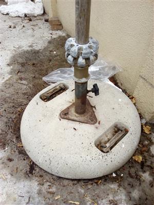 Umbrella stand cement base