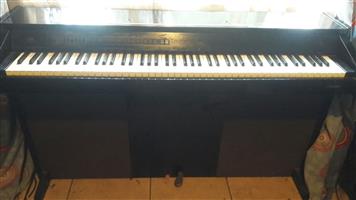 Lowrey electric piano (not working)