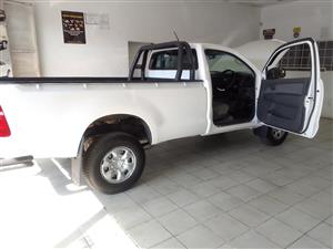 2016 TOYOTA HILUX 2.5D4D SRX SINGLE CAB MANUAL LEGEND 45 WHITE COLOR 101000KM