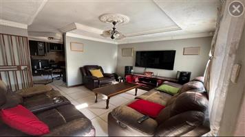 House For Sale in Soshanguve East