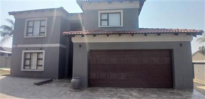 House For Sale in Van Riebeeck Park