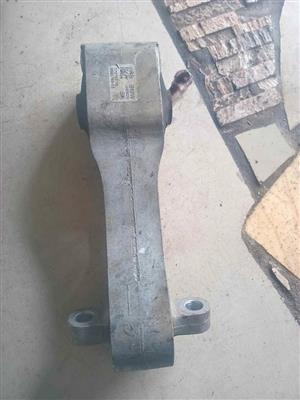 BMW 3 SERIES G20 M SPORT 330E 2019- / ENGINE MOUNT - 6860494