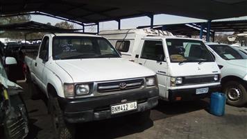 Toyota bakkie 2.7 None runner 