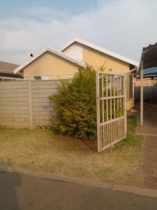 House For Sale in Albertsdal