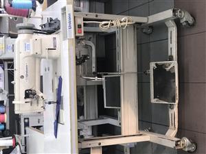 Double needle industrial sewing machine