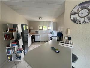 Apartment For Sale in Sandown