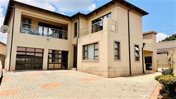 House For Sale in Meredale