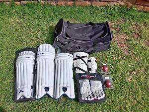 Maxed Youth Cricket Kit – Like New
