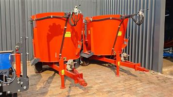 Feed mixer
