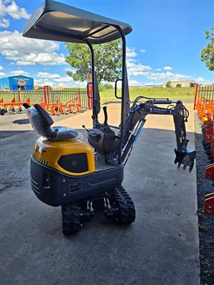 New Giant LY10 mini excavators in stock