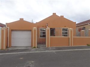 Bayview: Charming 2 bedroom house with 1 bedroom granny flat