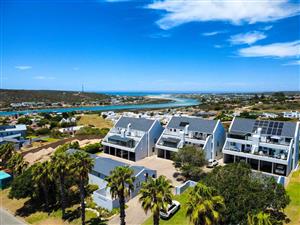 Apartment For Sale in Still Bay West