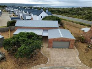 Townhouse For Sale in Still Bay West