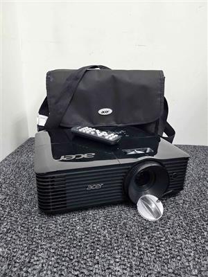 Acer X118H DLP Projector