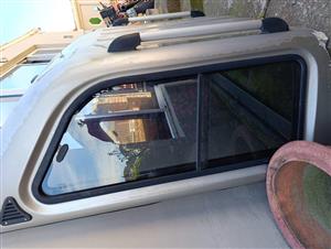 Canopy.Double Cab Canopy.Dont know for which bakkie it will fit.Needs TLC