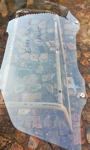 Chev aveo sedan mk 1 left front door glass original chevy
