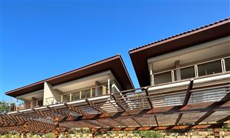 **Townhouse with Ocean View on Secure Golf Estate **