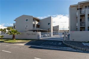 Apartment For Sale in Thornton