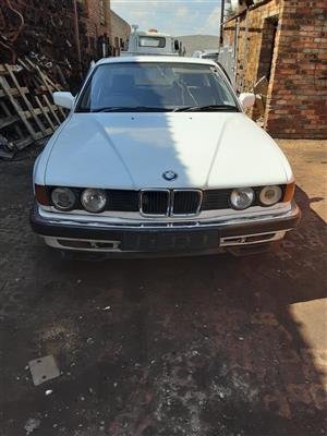 Stripping BMW 740i E