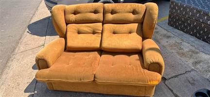 Couches R800 set of 2  280 Steve Biko road  Gezina  Pretoria   Wattsup   cal