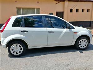 2013 FORD FIGO 1.4 MANUAL TRANSMISSION IN EXCELLENT CONDITION