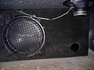 Pioneer 12 inch w309d4 with box