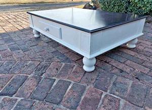 GORGEOUS  COFFEE TABLE - Drawers on BOTH sides. Immaculate condition. CRESTA  WhatsApp