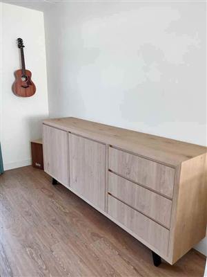 Side board