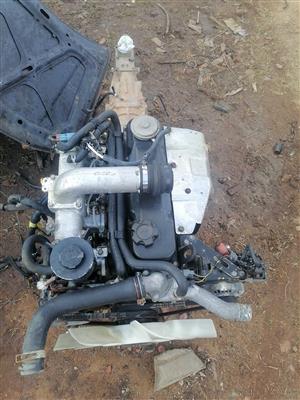 Nissan 2.7 non turbo engine and gearbox for sale