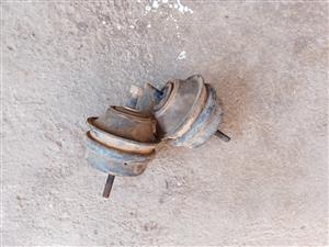 Ford (sapphire) engine mountings 