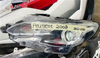 Peugeot 2008 headlight 2016/20