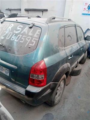 NO CATALYST CONVERTER!Stripping Hyundai Tucson For Spares