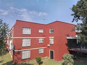 Neat as a Pin Top Floor Unit