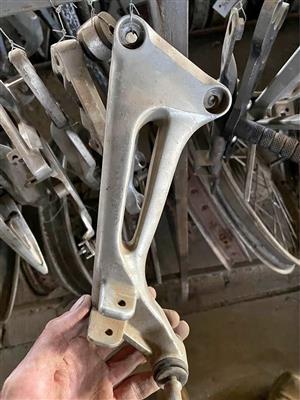 Honda VTR 1000 footrest bracket