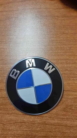B M W BADGE, BRAND NEW.