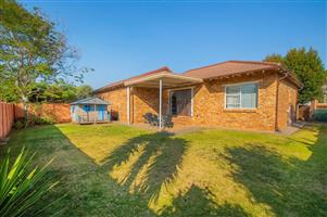 Townhouse For Sale in Radiokop