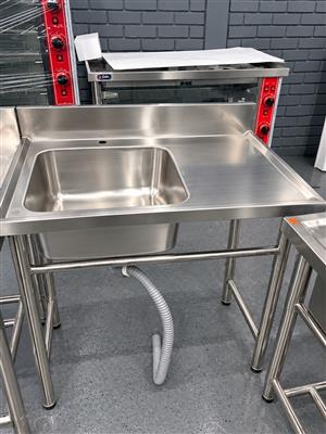 COMMERCIAL STAINLESS STEEL SINKS FOR SALE – VARIOUS SIZES & DESIGNS
