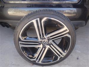 17 inch 5/100 vw R-line mags like brand new. 98%thread left..