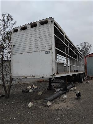 Master Tri-Axle Livestock Trailer For Sale 