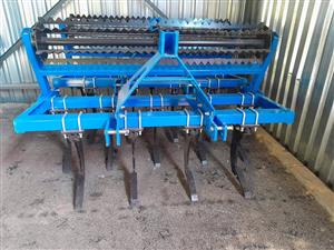 New Giant chisel ploughs with rollers