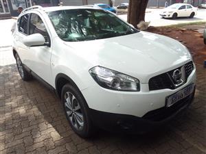 2013 nissan qashqai 1.2, petrol Manual  WHITE COLOR Leather seat 82,000km 
