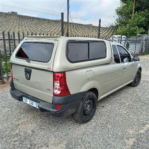 GC NISSAN NP 200 GOLD COLOR NEW CANOPY
