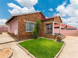 Well Maintained 3 Bedroom House