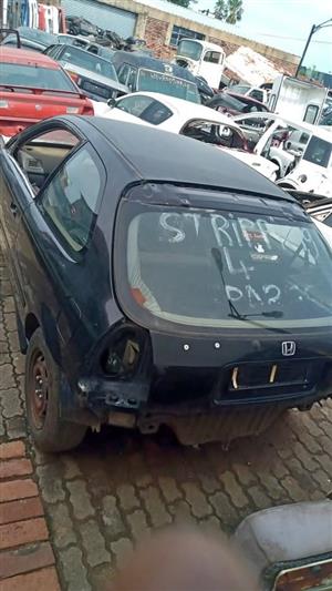 HONDA CIVIC 2 DOOR STRIPPING FOR SPARES..