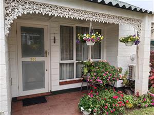 Cozy Standalone Cottage in Central Retirement Complex