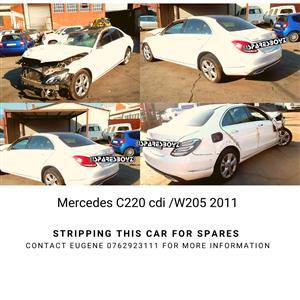 Stripping Mercedes C220 CDI W205 2011