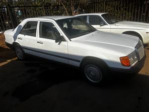 Mercedes Benz 260E 