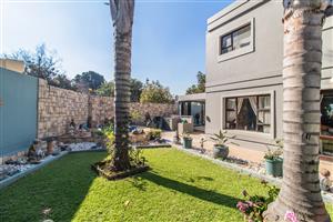 Upmarket Cluster! 24 Hour Security!