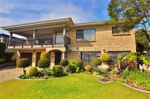 Modern Dual-Living Home with Ocean Views in Fraaiuitsig – R4,750,000