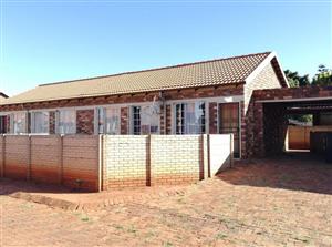 Available today: Secure 2 bedroom house in The Orchards Pretoria 